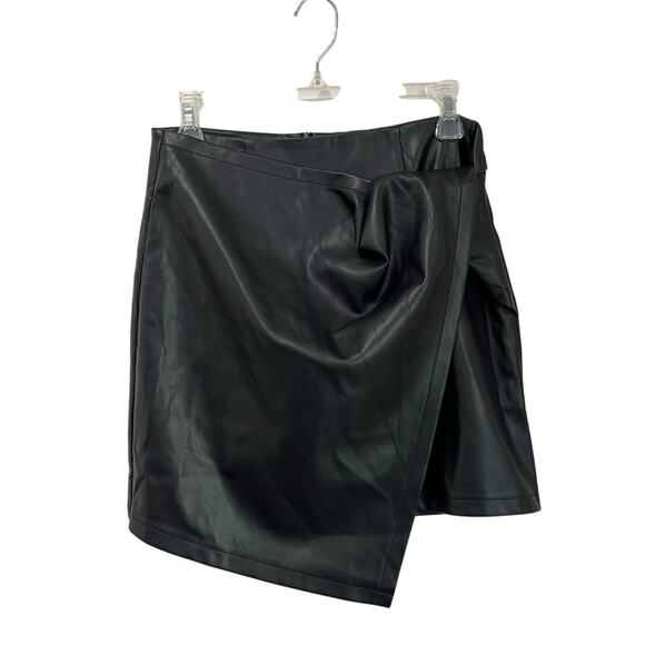 Vero Moda Faux Leather Mini Skirt Size S Black Wrap Style Y2K Grunge - Picture 2 of 8